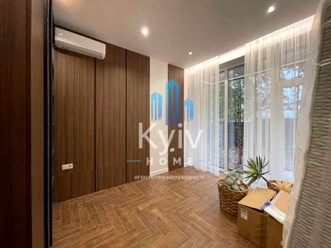 будинок за адресою Квітнева вул.