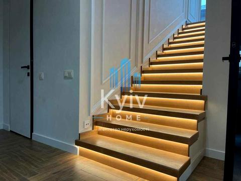 будинок за адресою Квітнева вул.