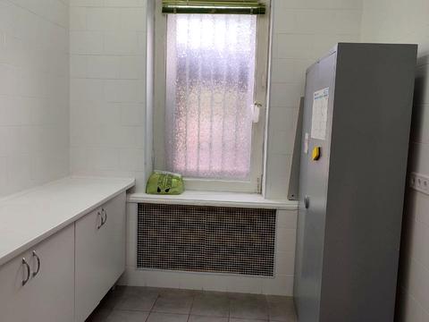 комерційна за адресою Гетьмана Павла Полуботка вул. (Попудренка), 32