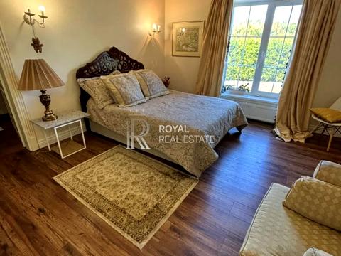 будинок за адресою с. Хлепча, центральна