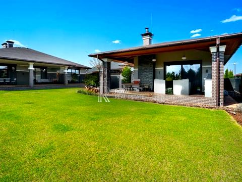 дом по адресу золочівська