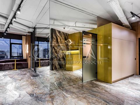 комерційна за адресою Буслівська вул., 12