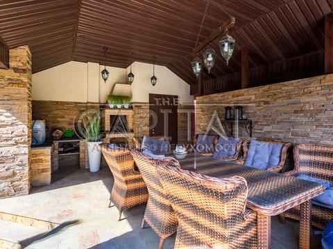 будинок за адресою Валерія Лобановського вул.