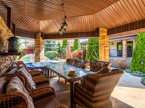 будинок за адресою Валерія Лобановського вул.