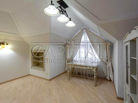 будинок за адресою Валерія Лобановського вул.