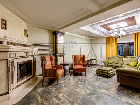 будинок за адресою Валерія Лобановського вул.