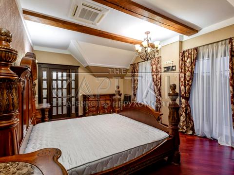 будинок за адресою Валерія Лобановського вул.