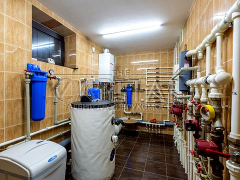 будинок за адресою Валерія Лобановського вул.