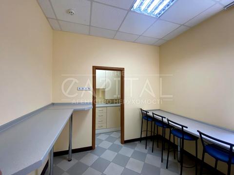 комерційна за адресою Ігорівська вул., 5