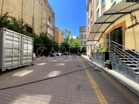 комерційна за адресою Ігорівська вул., 5