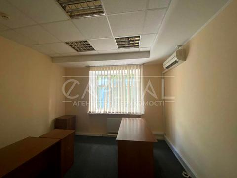 комерційна за адресою Ігорівська вул., 5