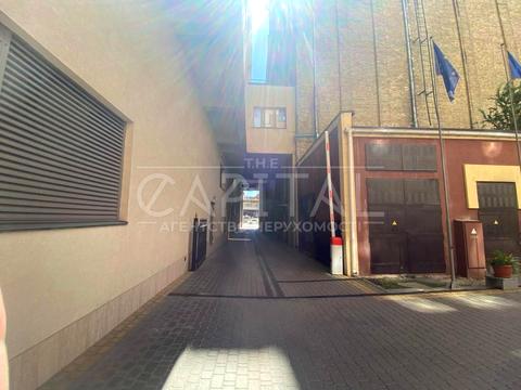 комерційна за адресою Ігорівська вул., 5