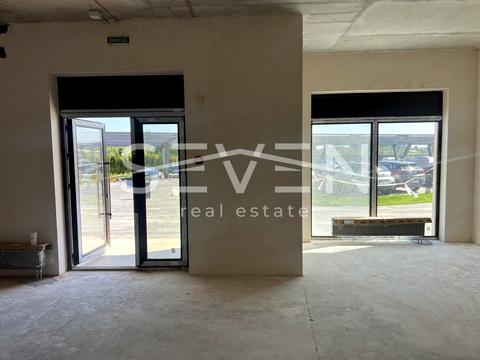 комерційна за адресою Паркова вул., 15