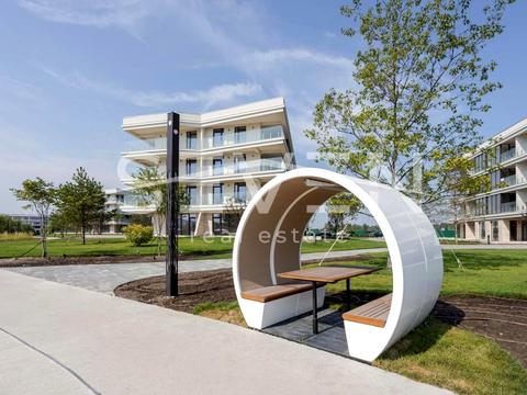 комерційна за адресою Паркова вул., 15