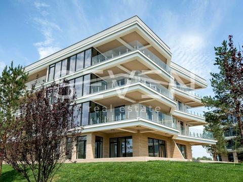 комерційна за адресою Паркова вул., 15