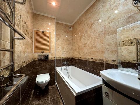 квартира за адресою Андрія Малишка вул. (Льва Толстого), 80