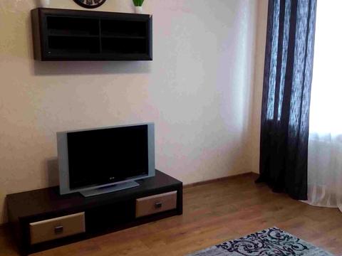 квартира за адресою Київ, Митрофана Довнар-Запольського вул., 4