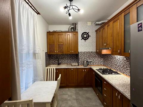 квартира за адресою Берестейської унії пл. (Липнева), 2