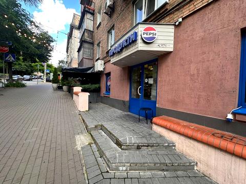 коммерческая по адресу Полтавская ул., 3