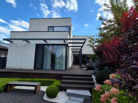 дом по адресу Евпаторийская ул.