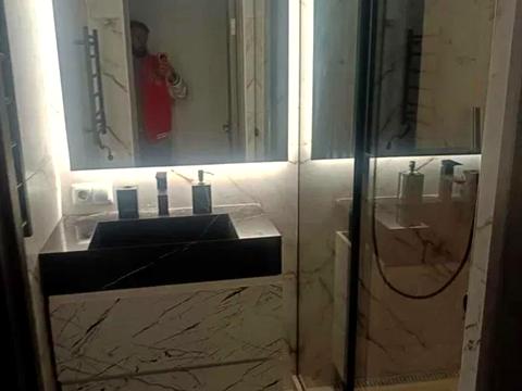 комерційна за адресою Яворівська вул., 8