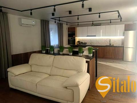 комерційна за адресою Яворівська вул., 8