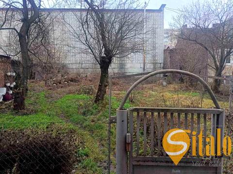 комерційна за адресою Яворівська вул., 8