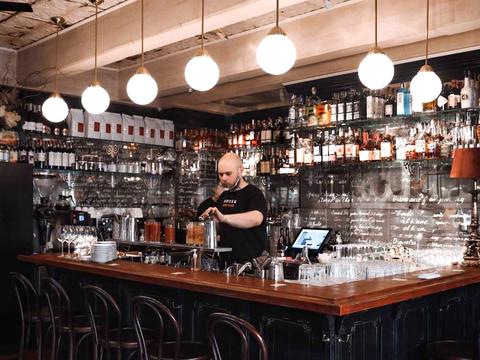 комерційна за адресою Велика Васильківська вул. (Червоноармійська), 1-3