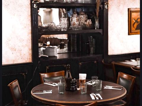 комерційна за адресою Велика Васильківська вул. (Червоноармійська), 1-3