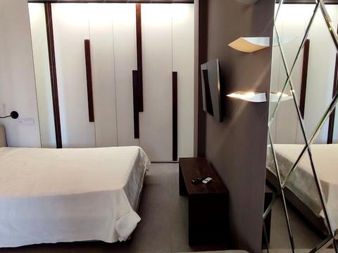 квартира за адресою Андрія Верхогляда вул. (Михайла Драгомирова), 12