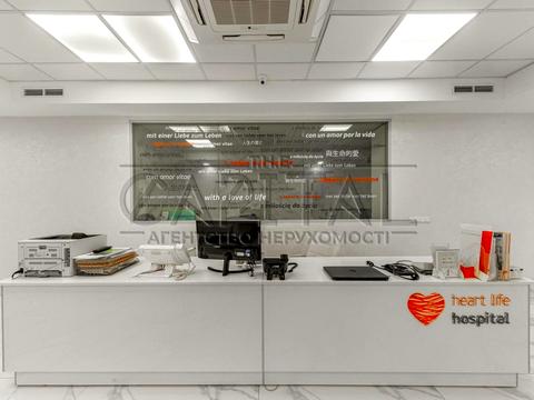 комерційна за адресою Миколи Амосова вул., 6