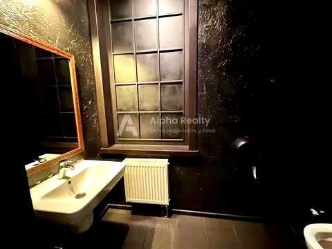 комерційна за адресою Антоновича вул. (Горького), 50