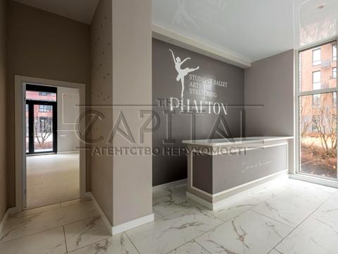 комерційна за адресою Салютна вул., (Будинок 02301-02303)