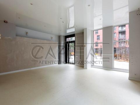 комерційна за адресою Салютна вул., (Будинок 02301-02303)