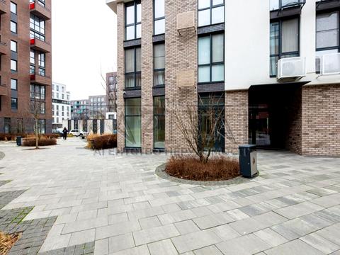 комерційна за адресою Салютна вул., (Будинок 02301-02303)