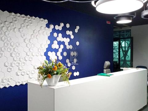 комерційна за адресою Новонаводницька вул. (Лаврська), 16