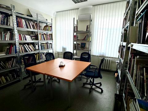 комерційна за адресою Набережно-Лугова вул., 12