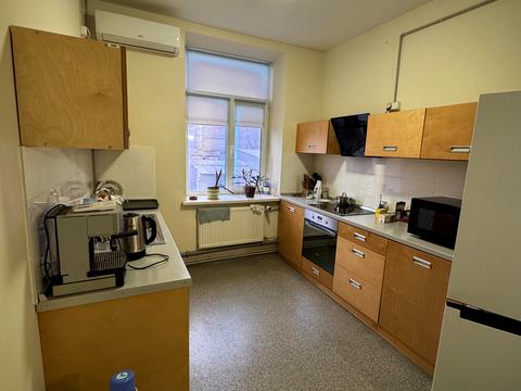 комерційна за адресою Набережно-Лугова вул., 12