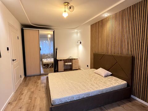 квартира за адресою Дмитра Яворницького вул. (), 9а