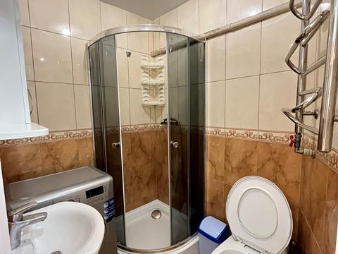 квартира за адресою Дмитра Яворницького вул. (), 9а