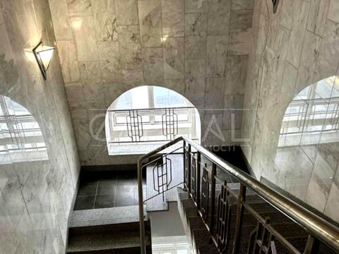 комерційна за адресою Михайлівська вул., 12 б