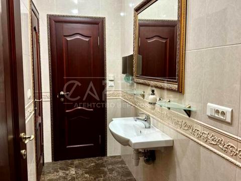 комерційна за адресою Михайлівська вул., 12 б