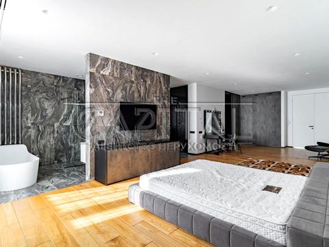 будинок за адресою вул. Лютнева