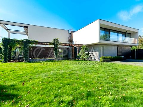 будинок за адресою вул. Лютнева