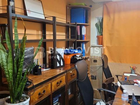 комерційна за адресою Київ, Андрія Мельника вул. (Генерала Тупікова), 3/1