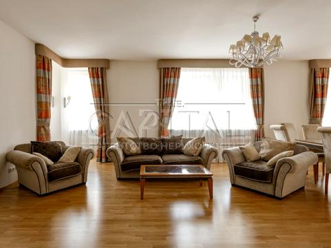 будинок за адресою смт. Козин, Старокиївська вул., 1