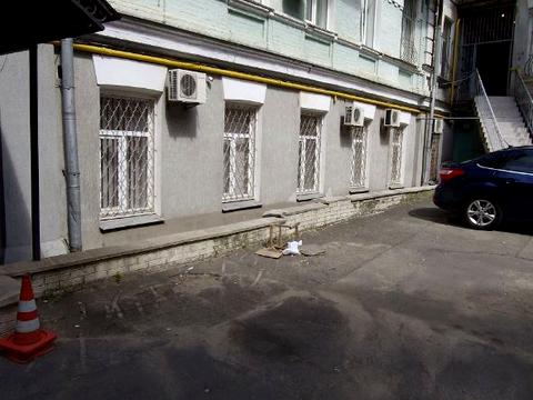 комерційна за адресою Михайлівська вул., 24/11