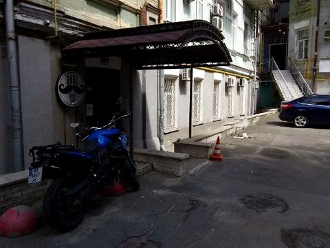 комерційна за адресою Михайлівська вул., 24/11