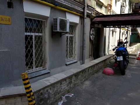 комерційна за адресою Михайлівська вул., 24/11