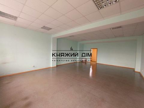 комерційна за адресою Київ, Миколи Василенка вул., 1